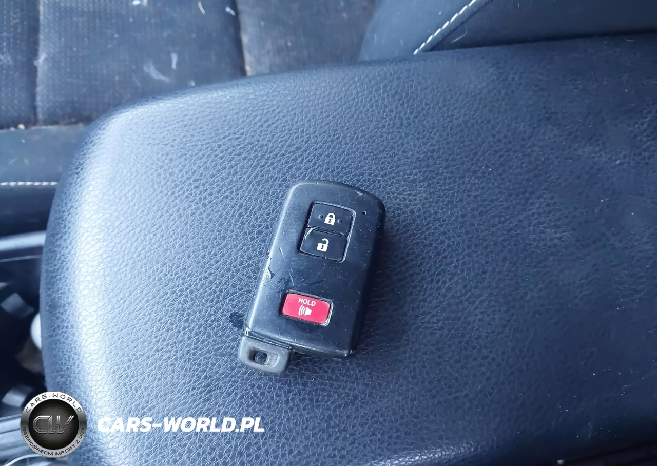 2018 Toyota Rav4 Hybrid Xle VIN:JTMRJREV1JD228810 - 11