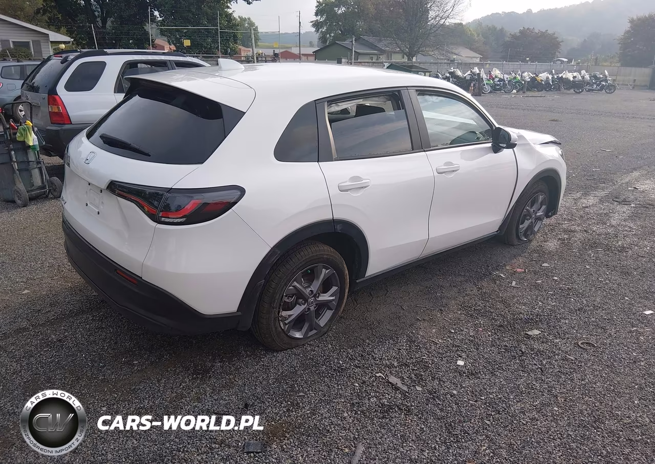 2026 Honda Hr-V Awd Lx VIN:3CZRZ2H32TM760062 - 4