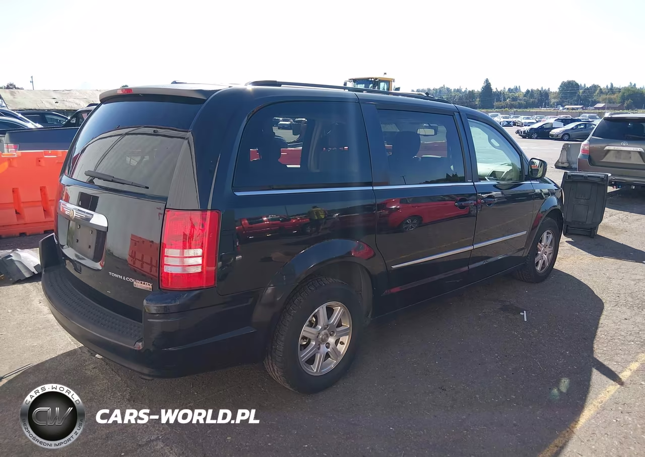 2009 Chrysler Town & Country Touring VIN:2A8HR54169R613910 - 4