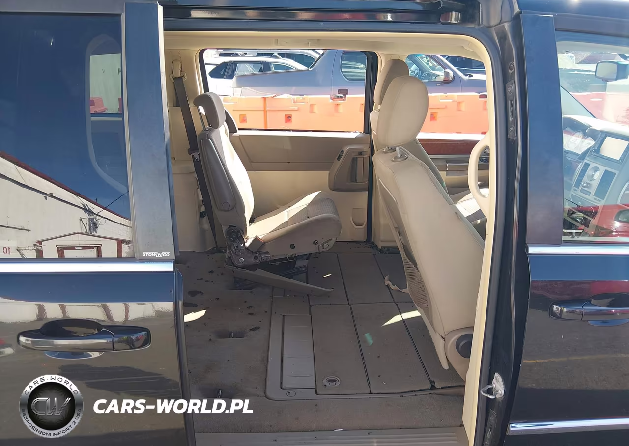 2009 Chrysler Town & Country Touring VIN:2A8HR54169R613910 - 8