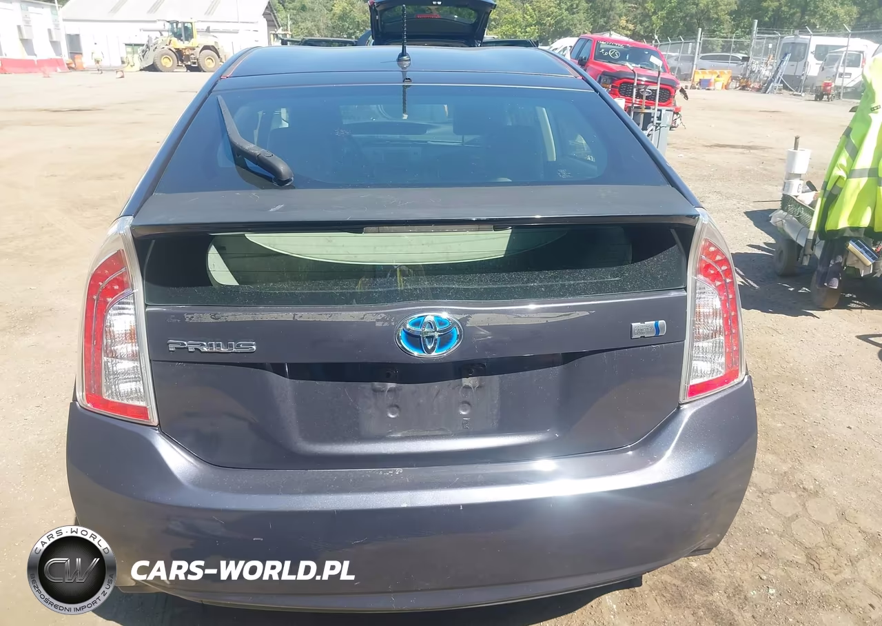 2014 Toyota Prius Two VIN:JTDKN3DU5E0370098 - 16