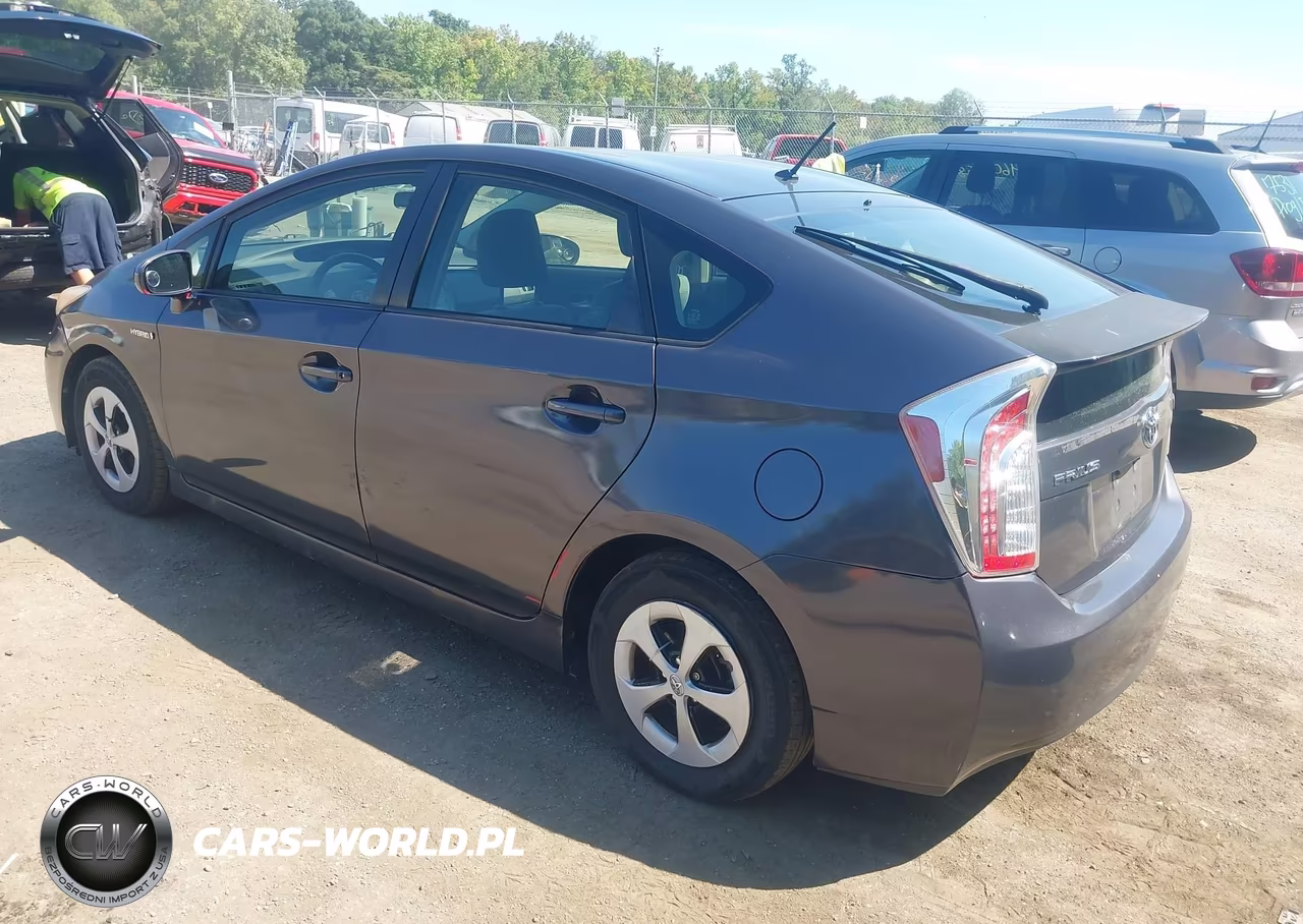 2014 Toyota Prius Two VIN:JTDKN3DU5E0370098 - 3