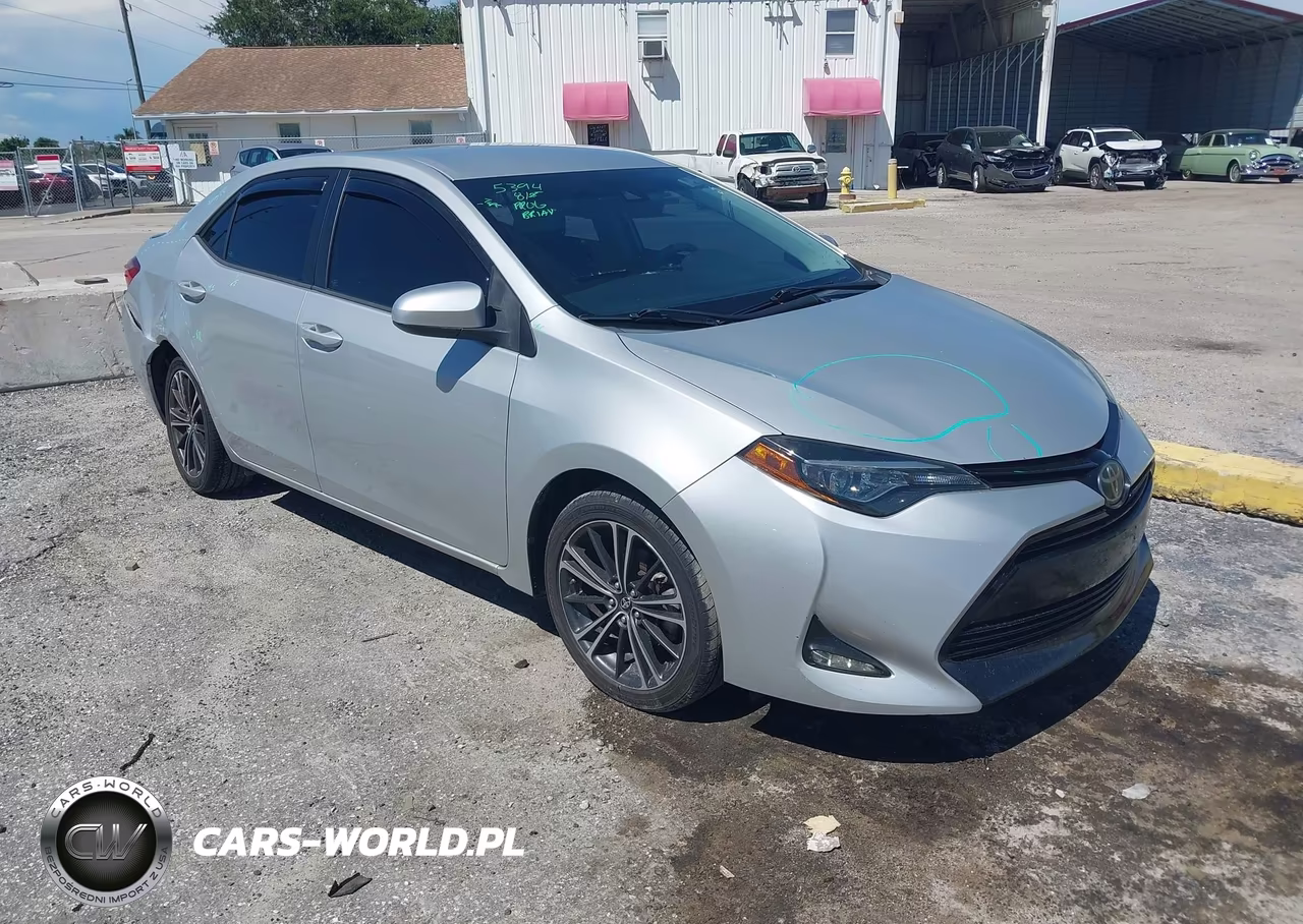 2018 Toyota Corolla Le VIN:5YFBURHE8JP837863 - 1