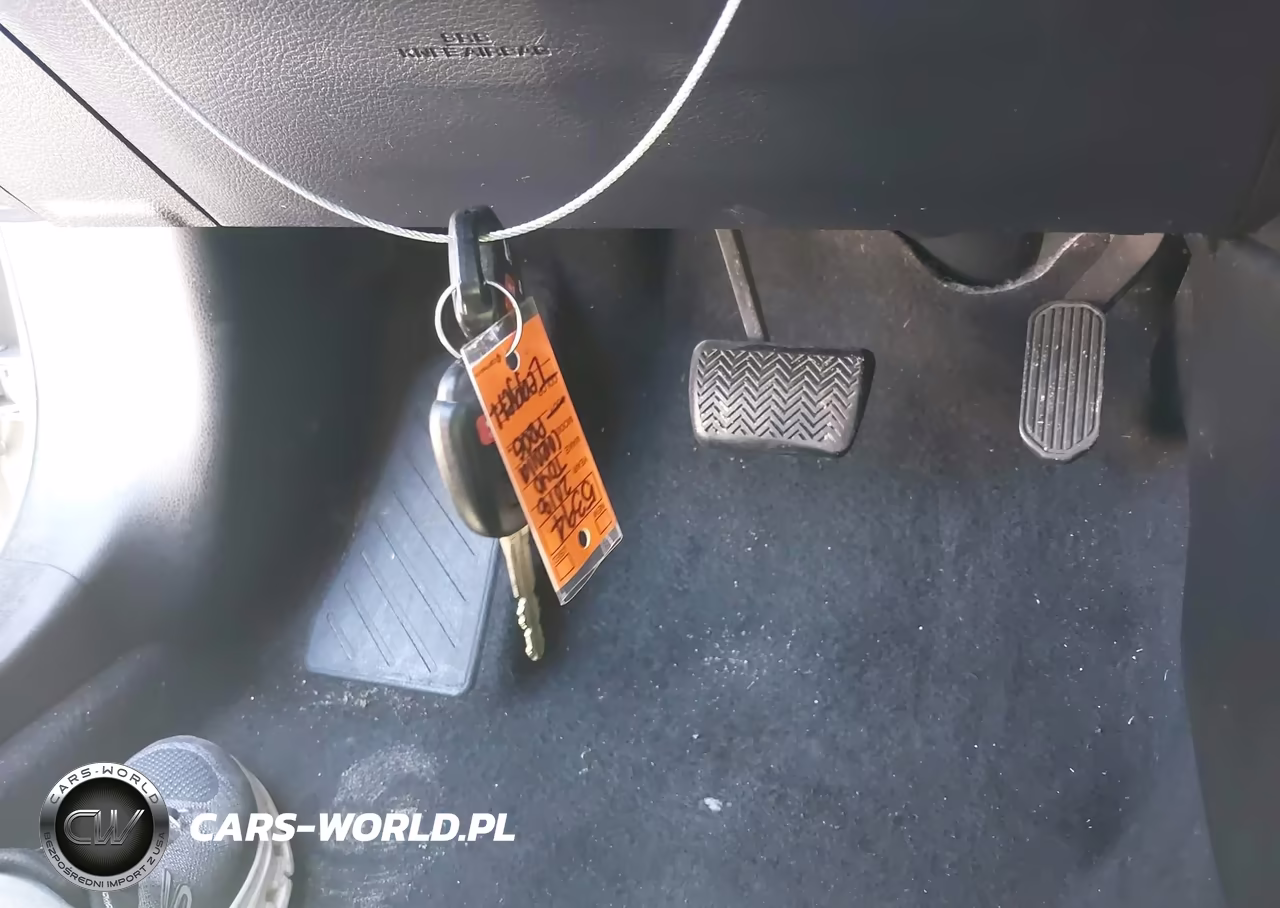 2018 Toyota Corolla Le VIN:5YFBURHE8JP837863 - 11