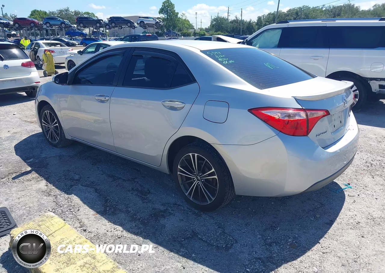 2018 Toyota Corolla Le VIN:5YFBURHE8JP837863 - 3