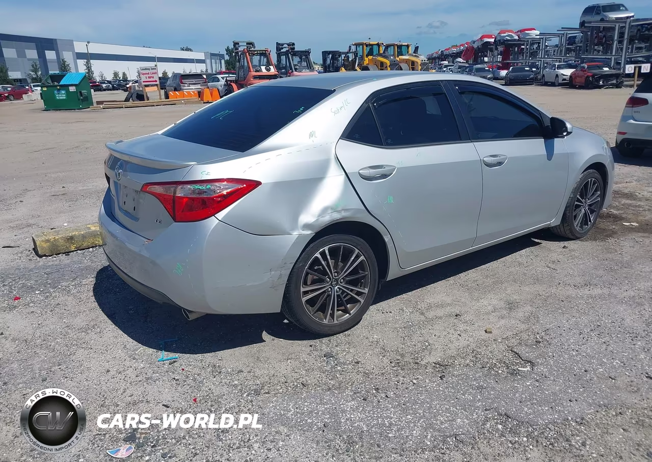2018 Toyota Corolla Le VIN:5YFBURHE8JP837863 - 4