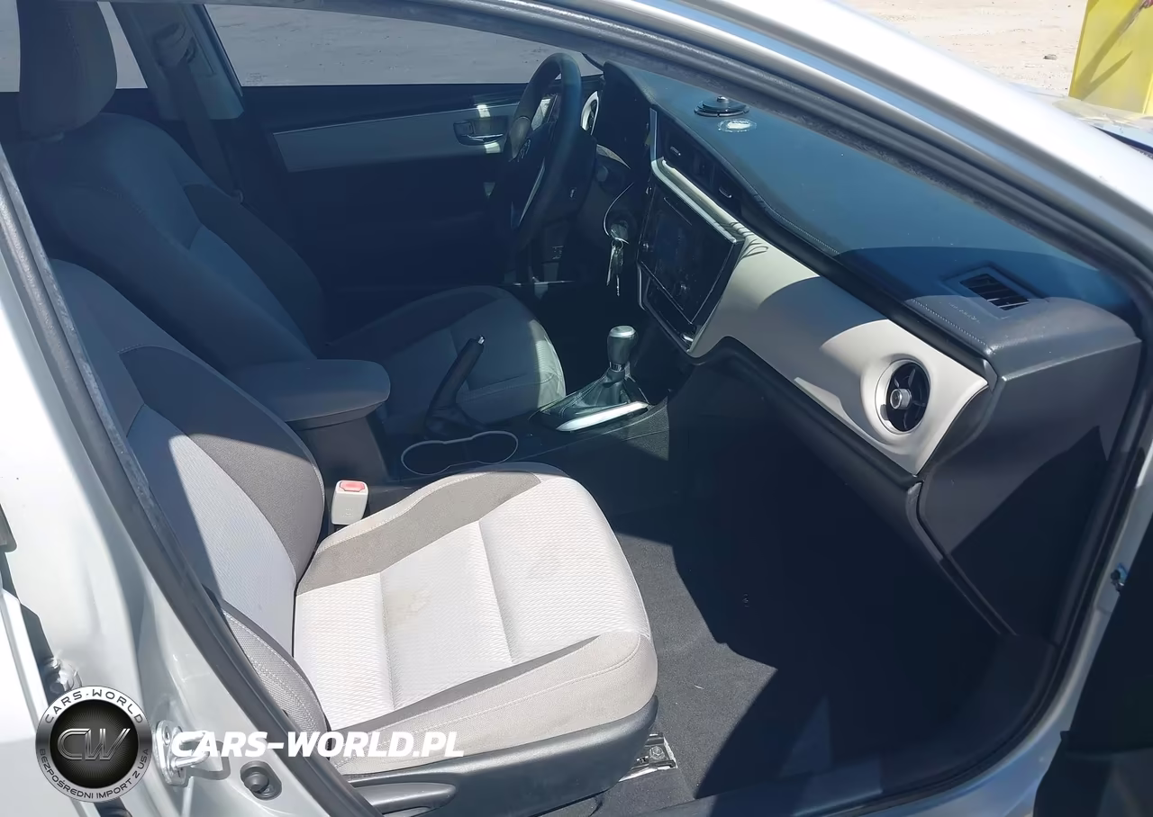 2018 Toyota Corolla Le VIN:5YFBURHE8JP837863 - 5