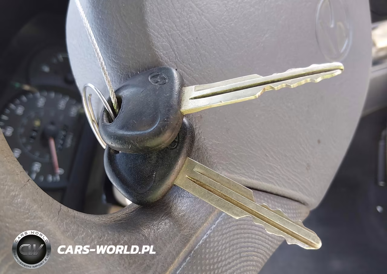 2002 Hyundai Accent L VIN:KMHCF35G52U177377 - 11