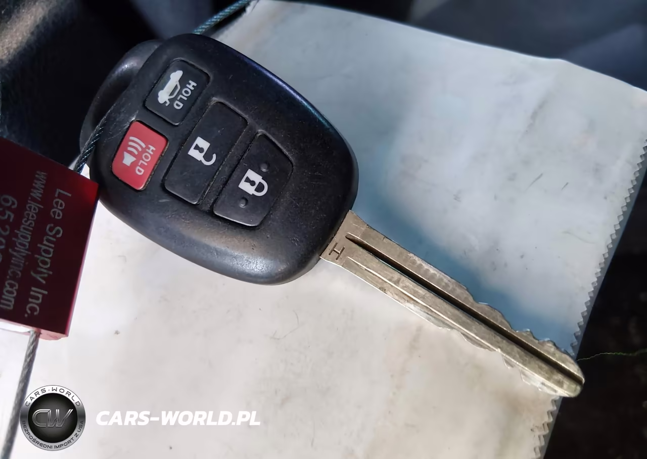 2018 Toyota Corolla Le VIN:2T1BURHE5JC075043 - 11