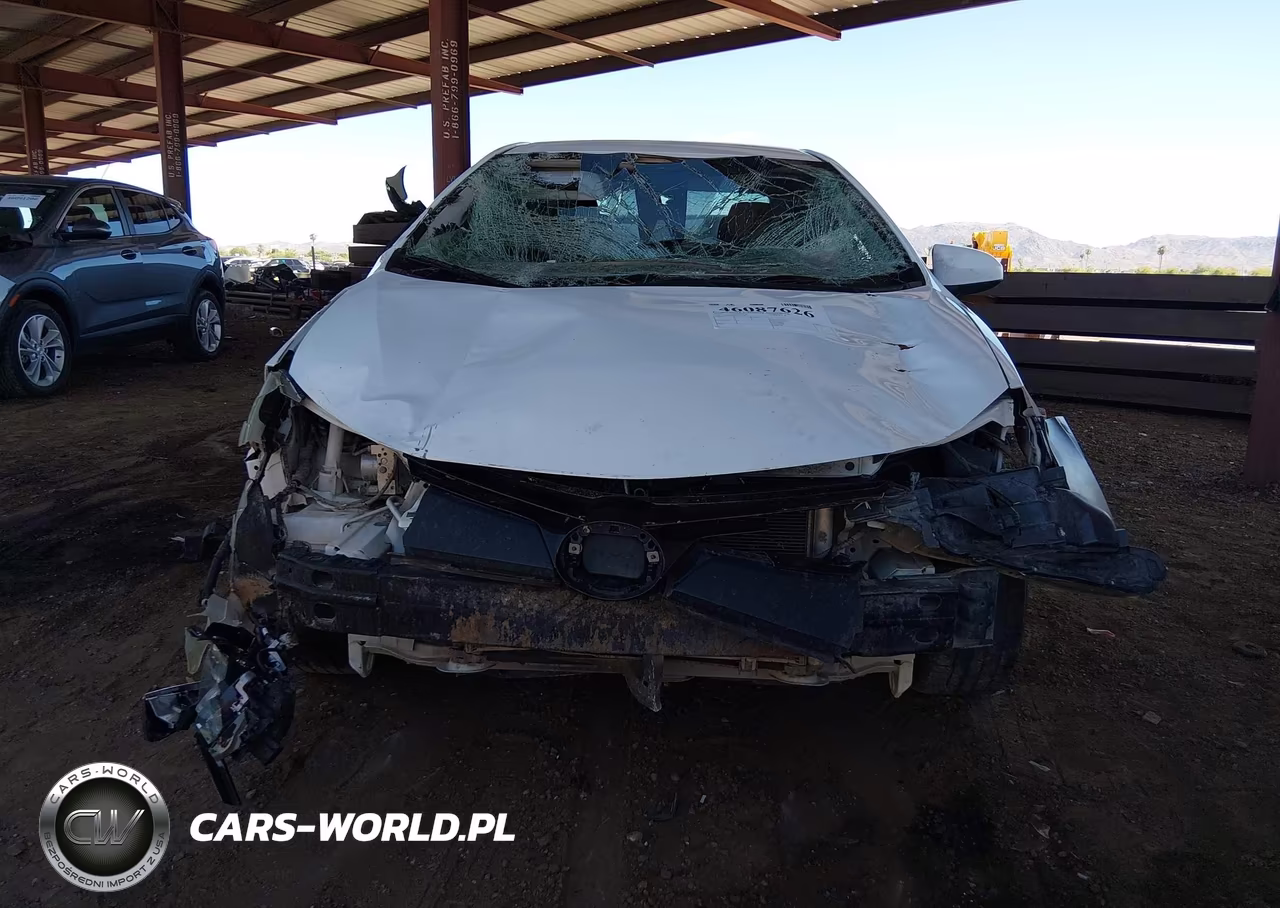 2018 Toyota Corolla Le VIN:2T1BURHE5JC075043 - 12