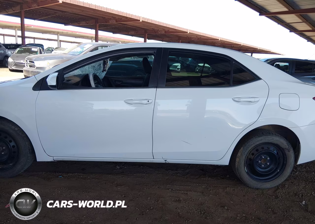 2018 Toyota Corolla Le VIN:2T1BURHE5JC075043 - 14