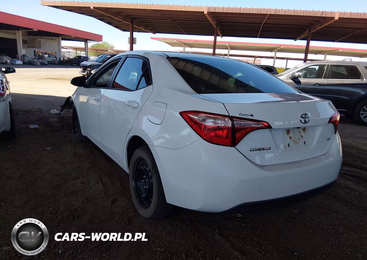 2018 Toyota Corolla Le VIN:2T1BURHE5JC075043 - 3