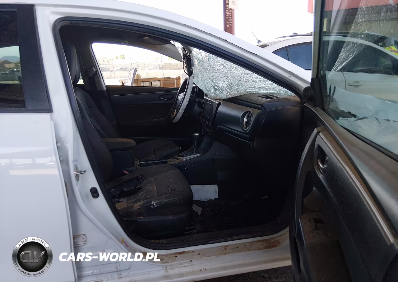 2018 Toyota Corolla Le VIN:2T1BURHE5JC075043 - 5