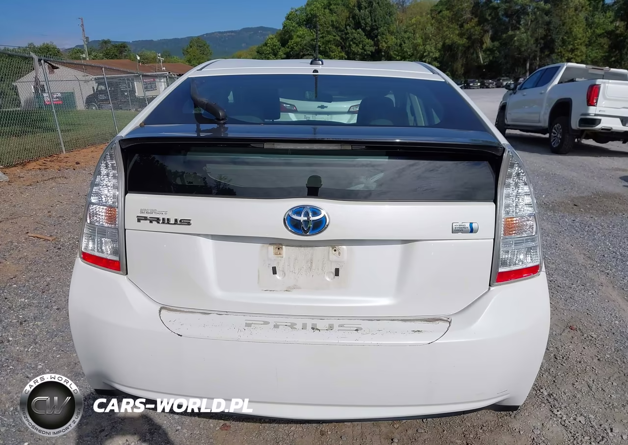 2011 Toyota Prius Two VIN:JTDKN3DU2B0275428 - 16