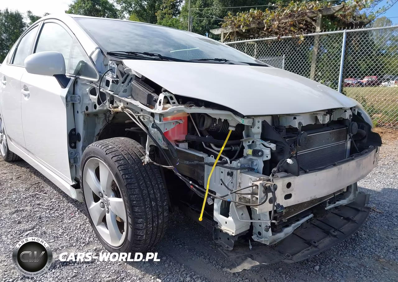 2011 Toyota Prius Two VIN:JTDKN3DU2B0275428 - 17