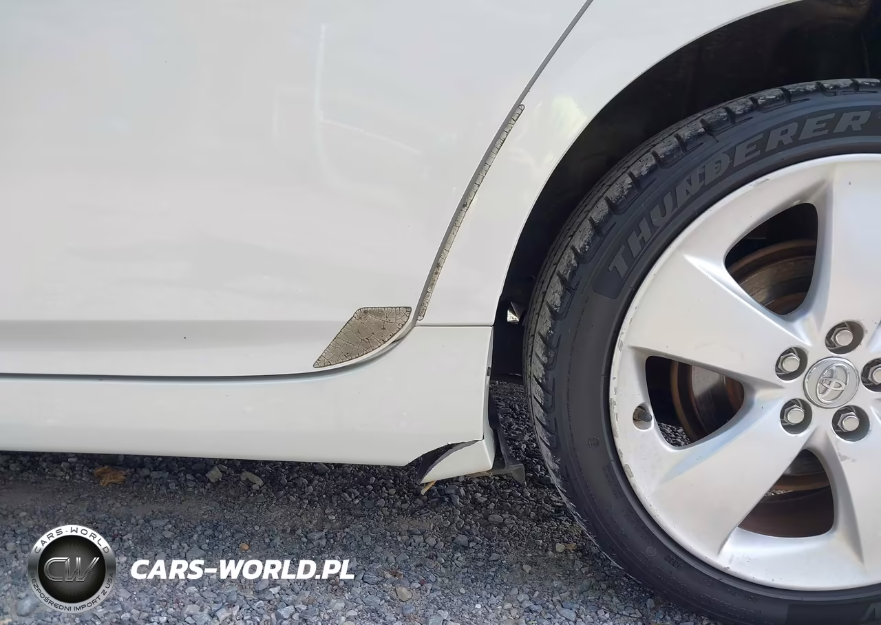 2011 Toyota Prius Two VIN:JTDKN3DU2B0275428 - 19