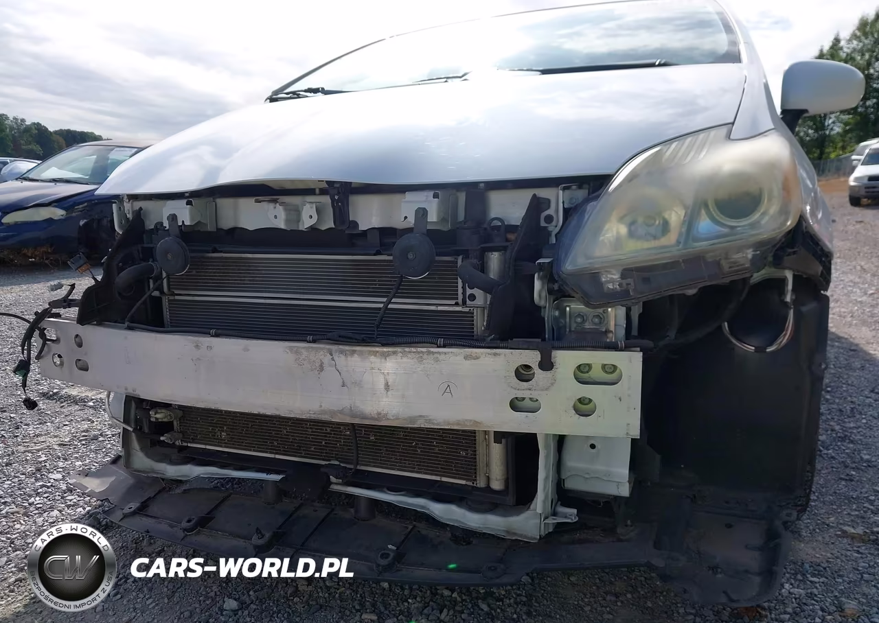 2011 Toyota Prius Two VIN:JTDKN3DU2B0275428 - 20