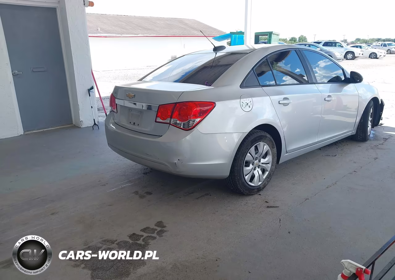 2015 Chevrolet Cruze Ls Auto VIN:1G1PA5SH8F7217378 - 4