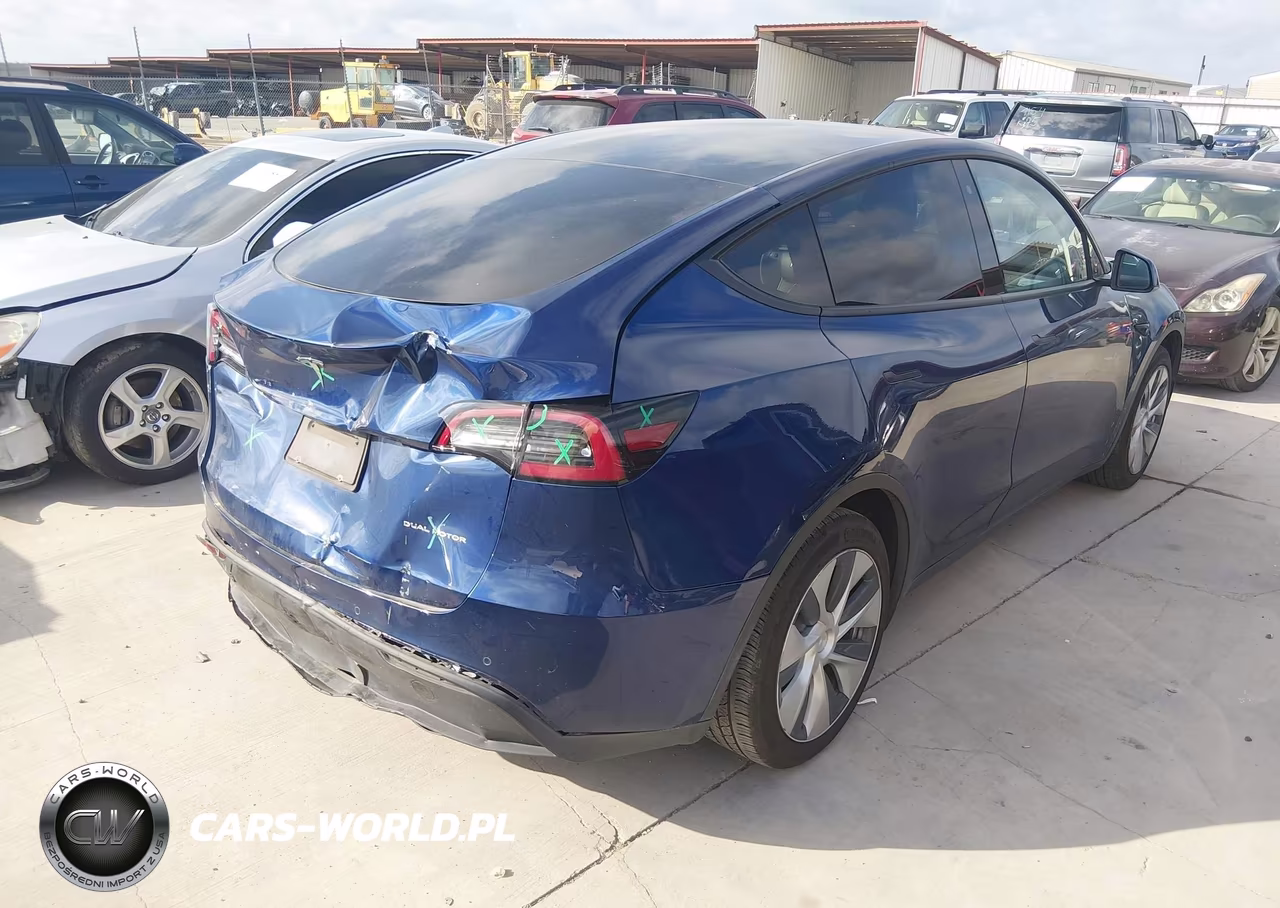 2020 Tesla Model Y Long Range Dual Motor All-Wheel Drive VIN:5YJYGDEE5LF010670 - 4