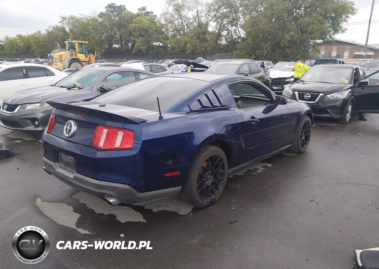 2012 Ford Mustang V6 Premium VIN:1ZVBP8AM8C5232726 - 4