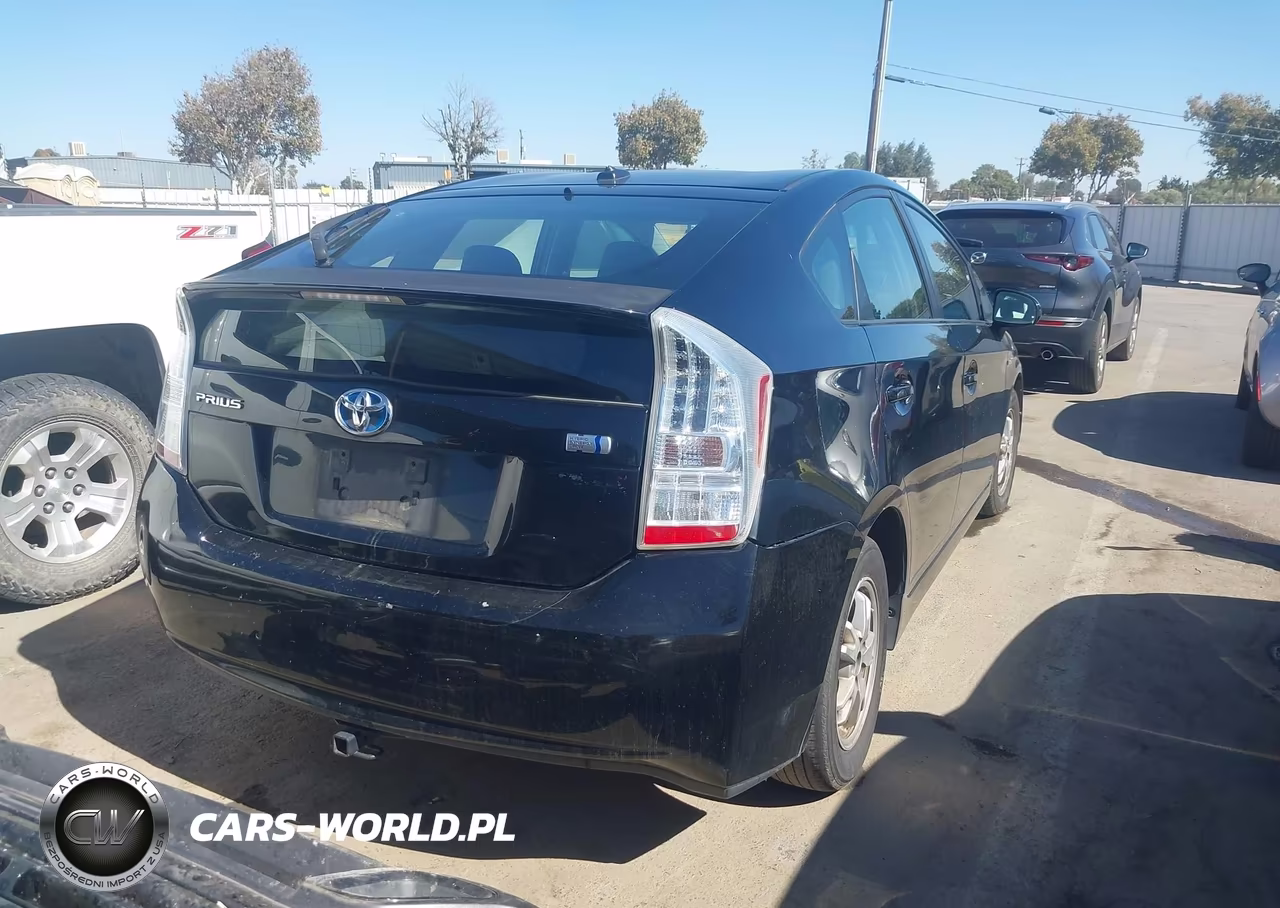 2011 Toyota Prius Two VIN:JTDKN3DU4B1380790 - 4