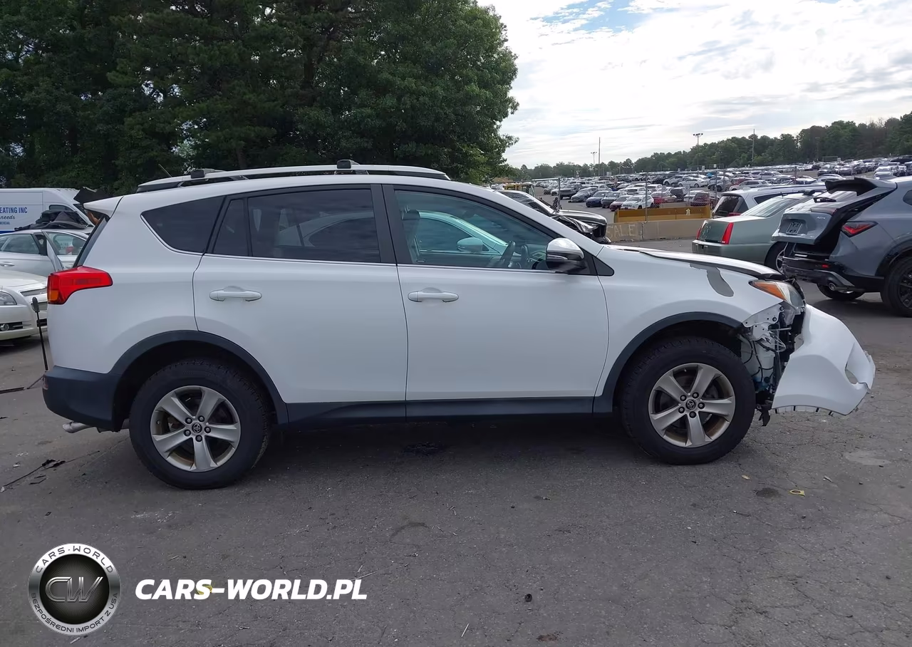 2015 Toyota Rav4 Xle VIN:2T3RFREV9FW372214 - 13