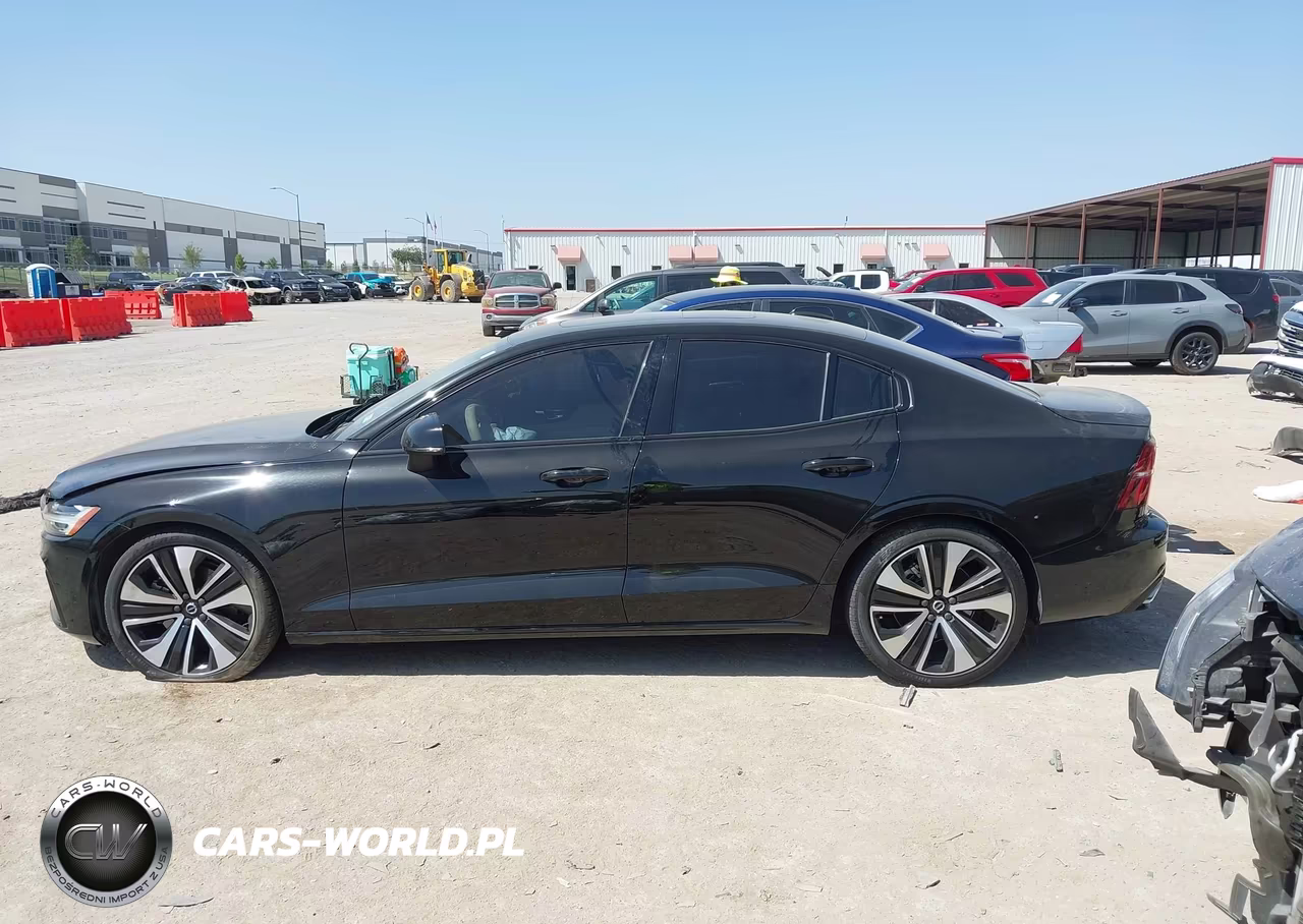 2022 Volvo S60 B5 Momentum VIN:7JRL12FZ2NG161218 - 14