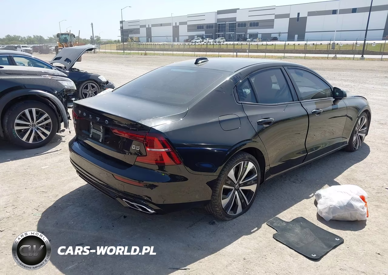 2022 Volvo S60 B5 Momentum VIN:7JRL12FZ2NG161218 - 4