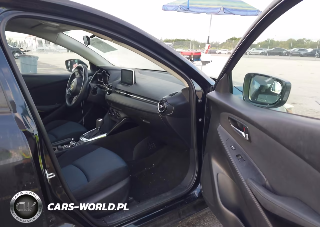 2017 Toyota Yaris Ia VIN:3MYDLBYV3HY147968 - 5