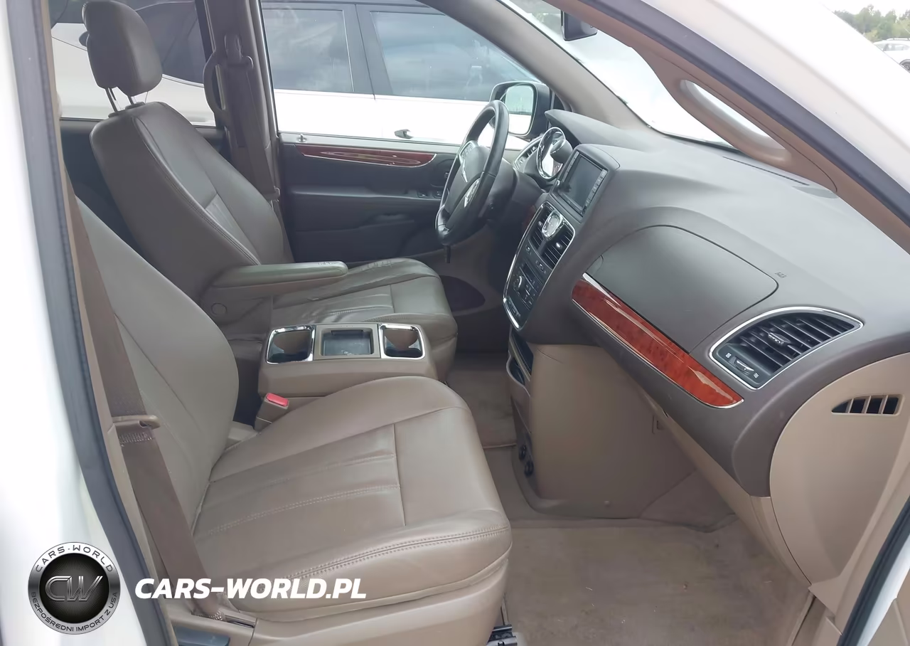 2014 Chrysler Town & Country Touring VIN:2C4RC1BG9ER165217 - 5