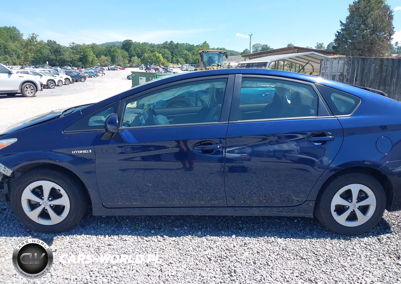 2015 Toyota Prius Two VIN:JTDKN3DU6F0408875 - 13