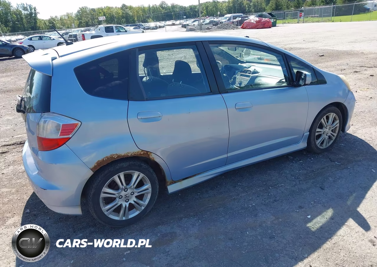 2009 Honda Fit Sport VIN:JHMGE88449S034111 - 4