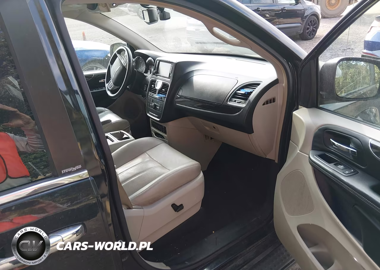 2013 Chrysler Town & Country Touring-L VIN:2C4RC1CG7DR597169 - 5