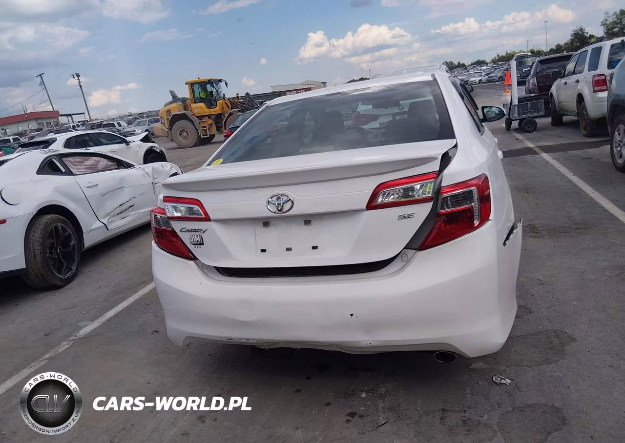 2014 Toyota Camry Se VIN:4T1BF1FK6EU305794 - 16