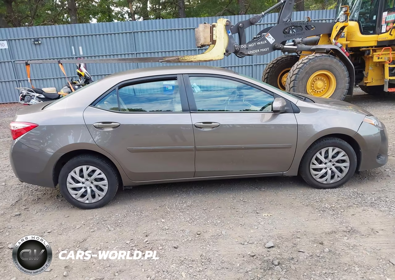2017 Toyota Corolla Le VIN:2T1BURHE4HC953264 - 13