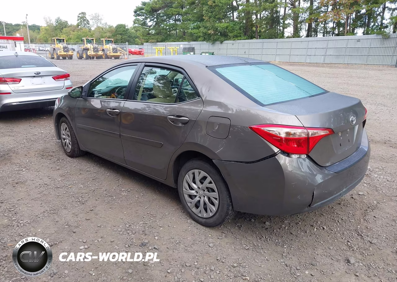 2017 Toyota Corolla Le VIN:2T1BURHE4HC953264 - 3