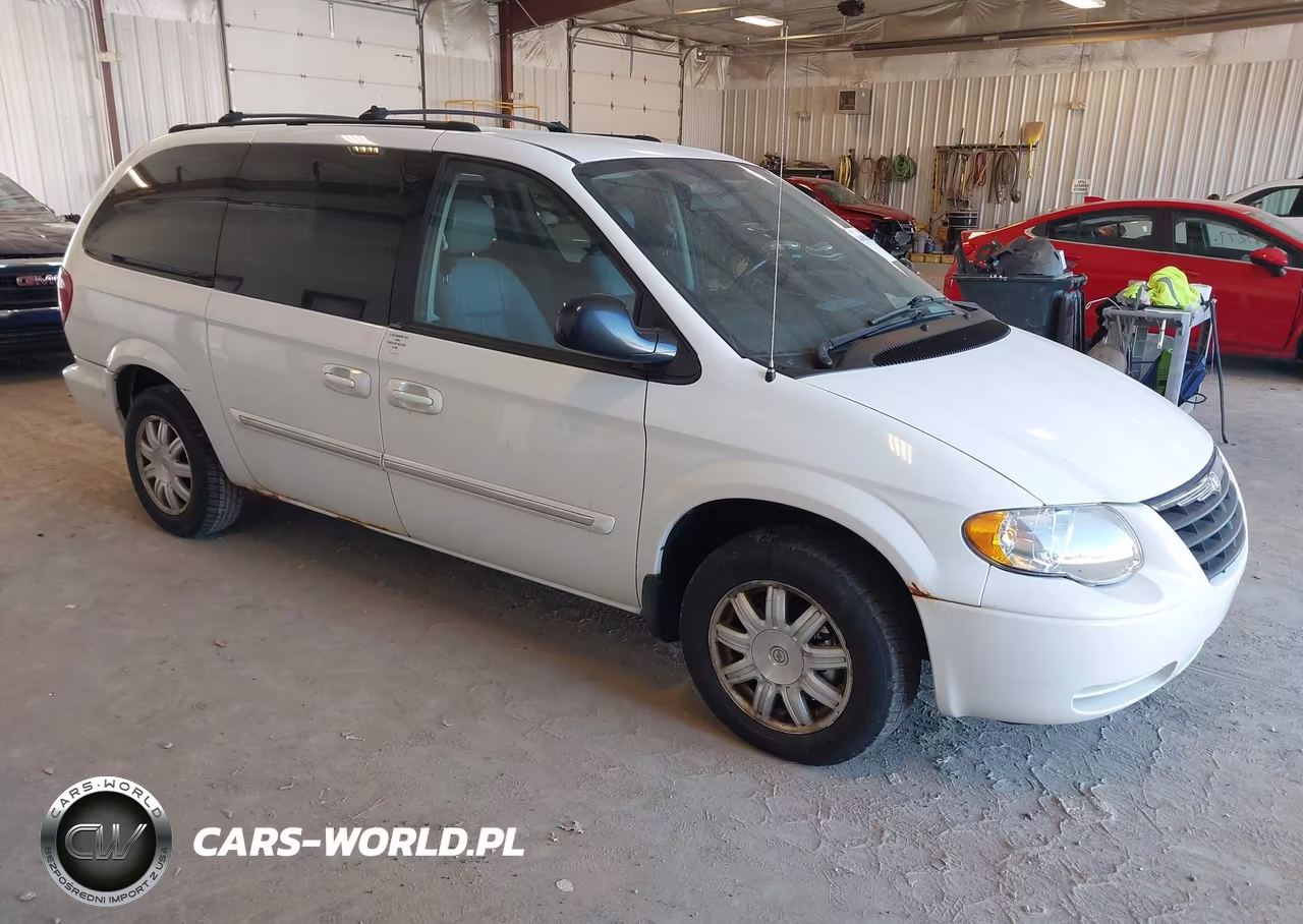 2005 Chrysler Town & Country Touring