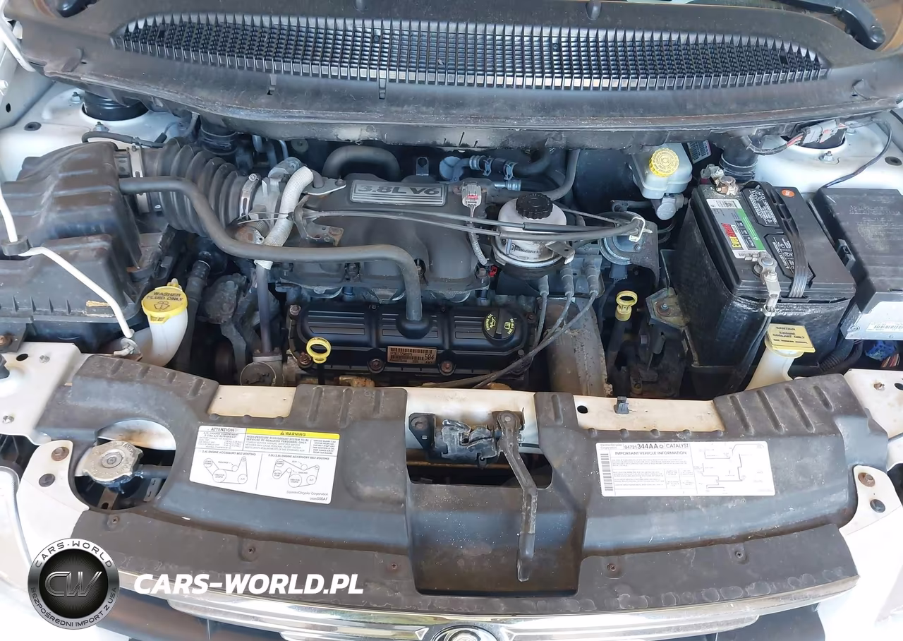 2005 Chrysler Town & Country Touring VIN:2C8GP54L85R582548 - 10