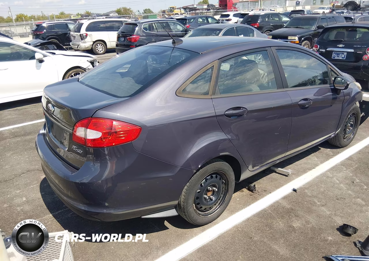 2013 Ford Fiesta Se VIN:3FADP4BJ3DM199113 - 4