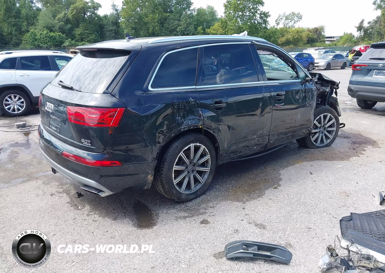 2017 Audi Q7 3.0T Premium VIN:WA1VAAF78HD058188 - 4
