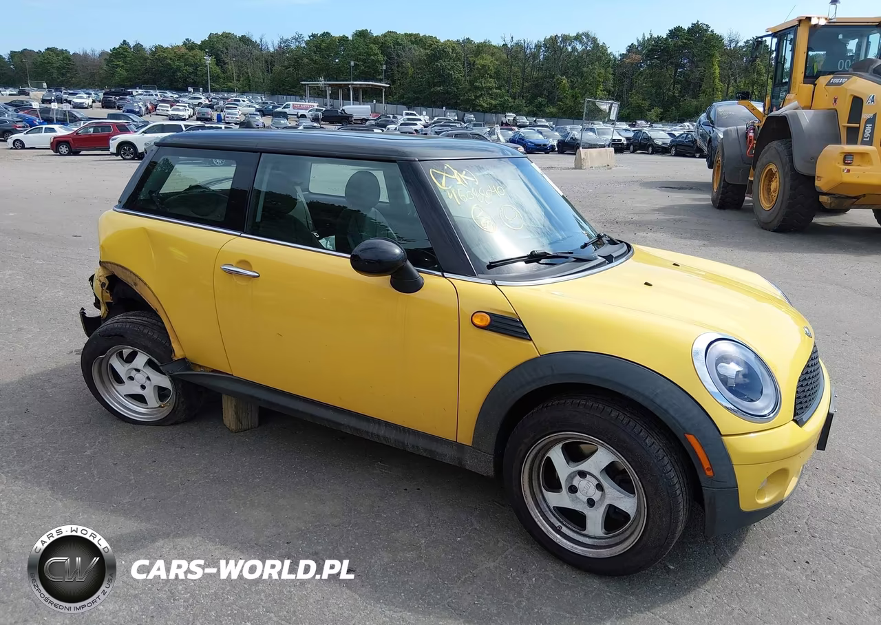 2009 Mini Cooper VIN:WMWMF33569TW71514 - 1
