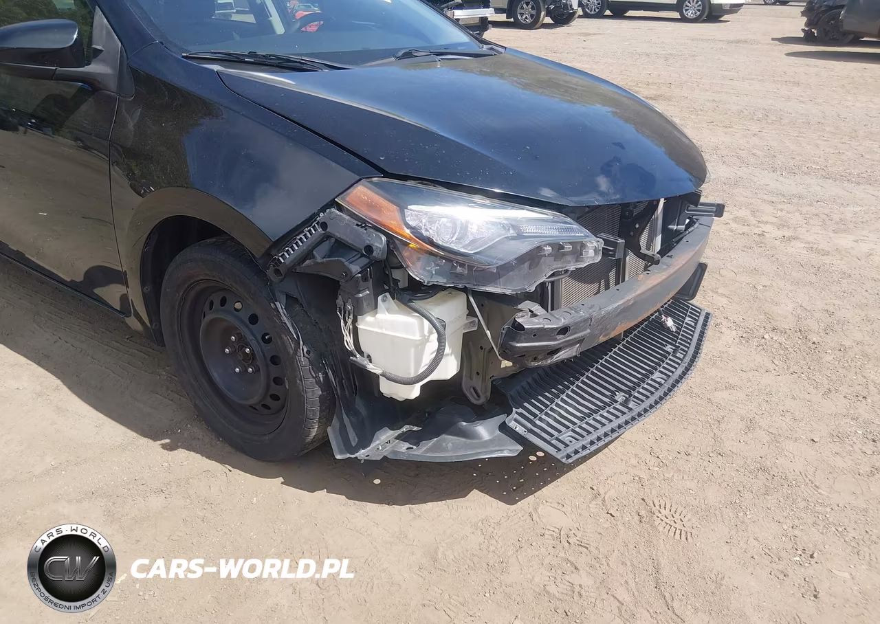 2017 Toyota Corolla Le VIN:5YFBURHE0HP682784 - 6