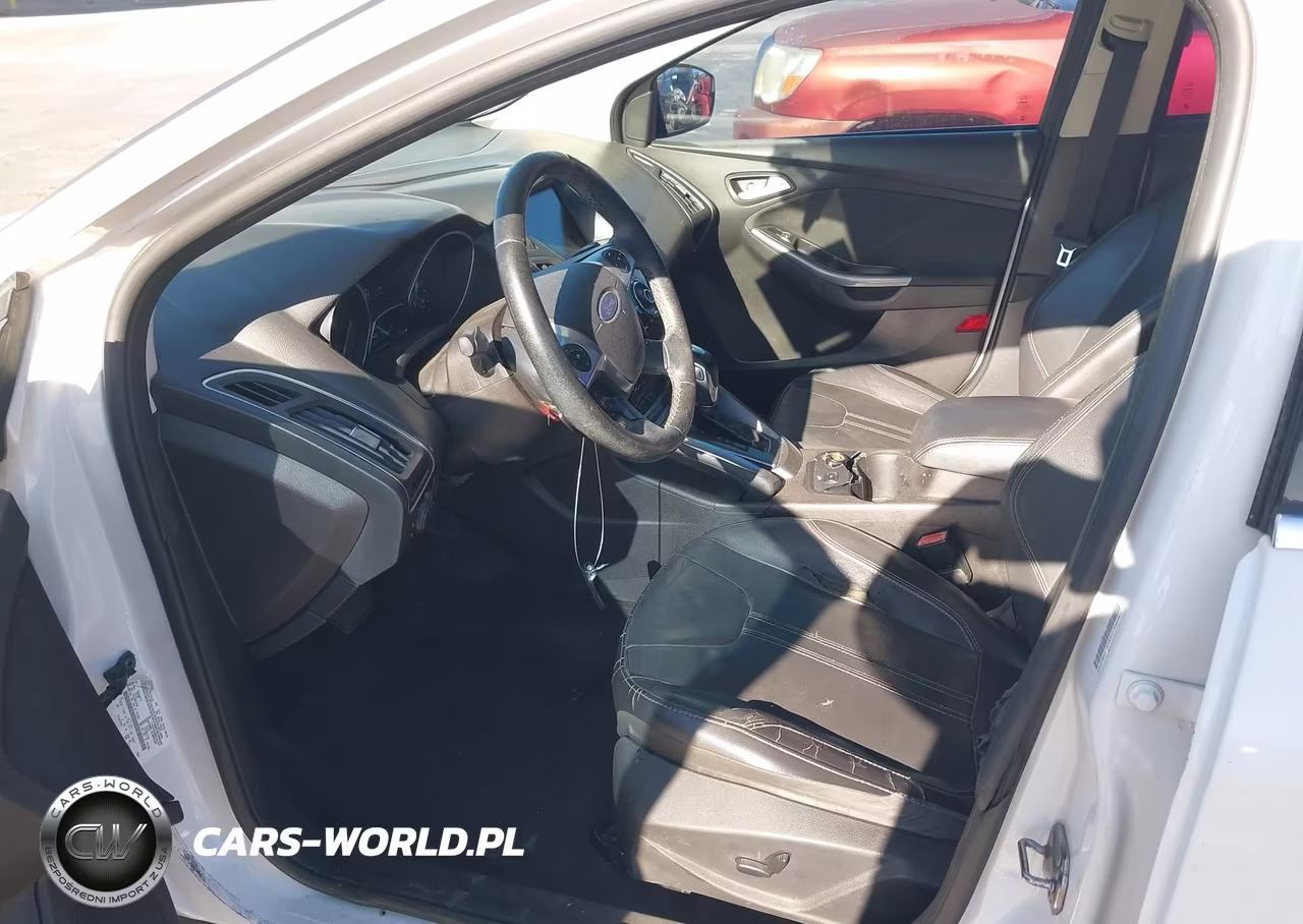 2013 Ford Focus Titanium VIN:1FADP3N28DL301537 - 5