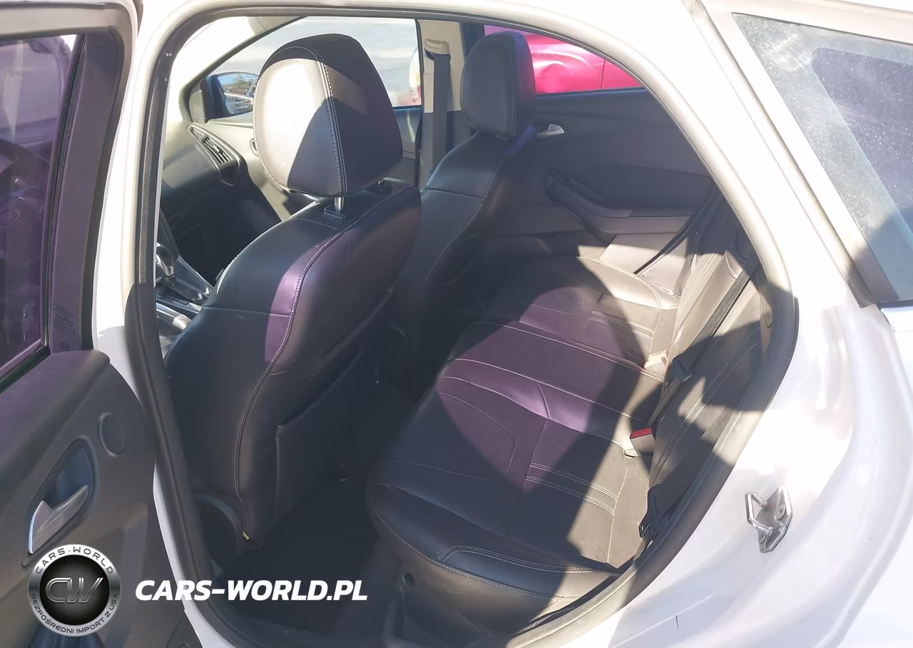 2013 Ford Focus Titanium VIN:1FADP3N28DL301537 - 8