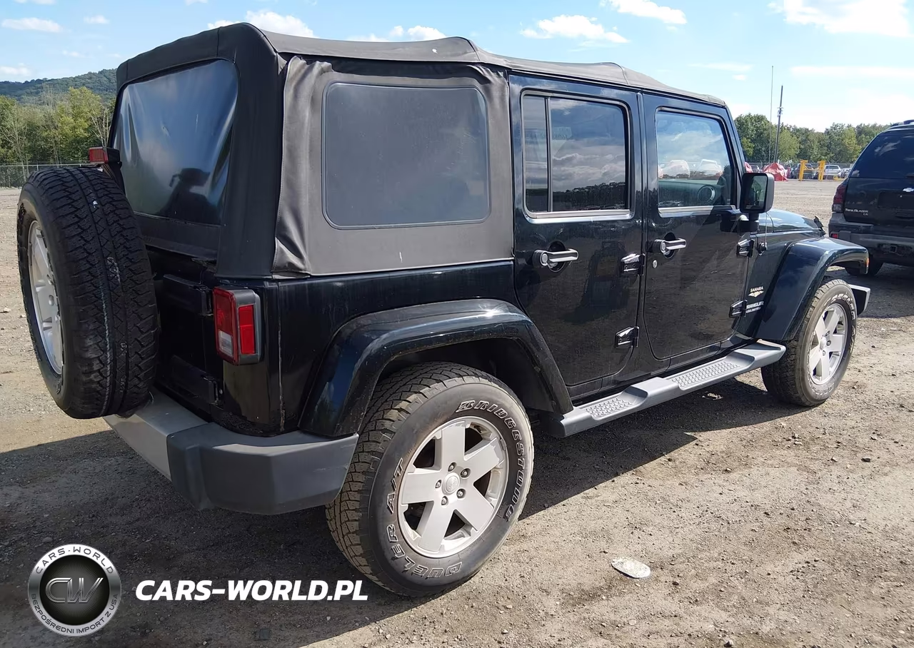 2012 Jeep Wrangler Unlimited Sahara VIN:1C4HJWEG5CL240219 - 4