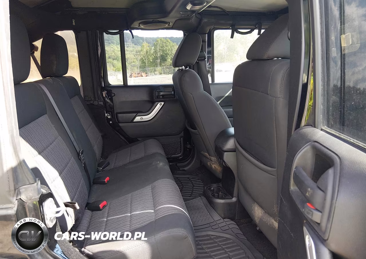 2012 Jeep Wrangler Unlimited Sahara VIN:1C4HJWEG5CL240219 - 8