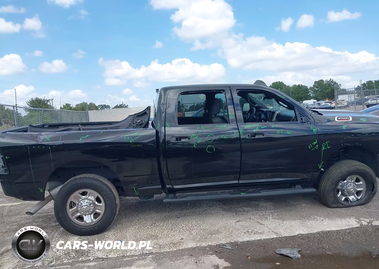 2025 Ram 2500 Tradesman 4X4 6'4 Box VIN:3C6UR5CJ8SG560170 - 14
