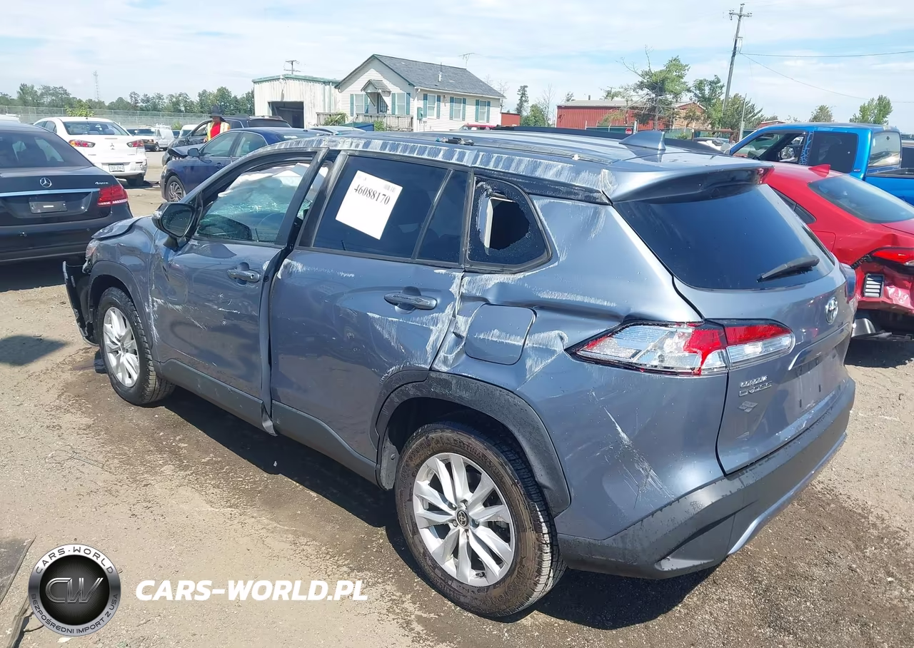 2022 Toyota Corolla Cross Le VIN:7MUBAAAG4NV001900 - 3