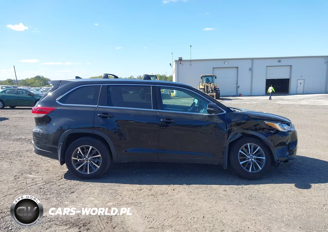 2019 Toyota Highlander Xle VIN:5TDJZRFH2KS617881 - 13