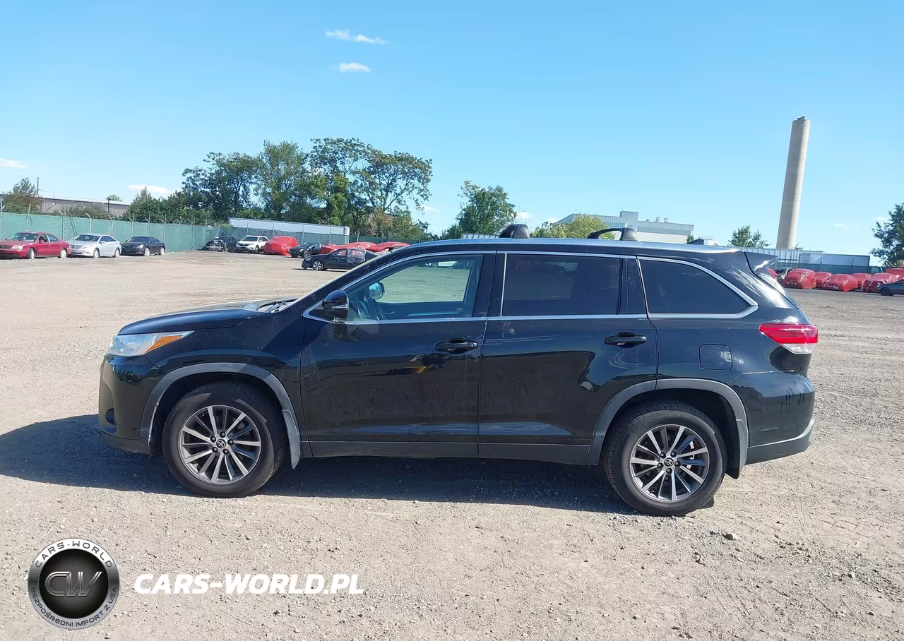 2019 Toyota Highlander Xle VIN:5TDJZRFH2KS617881 - 14